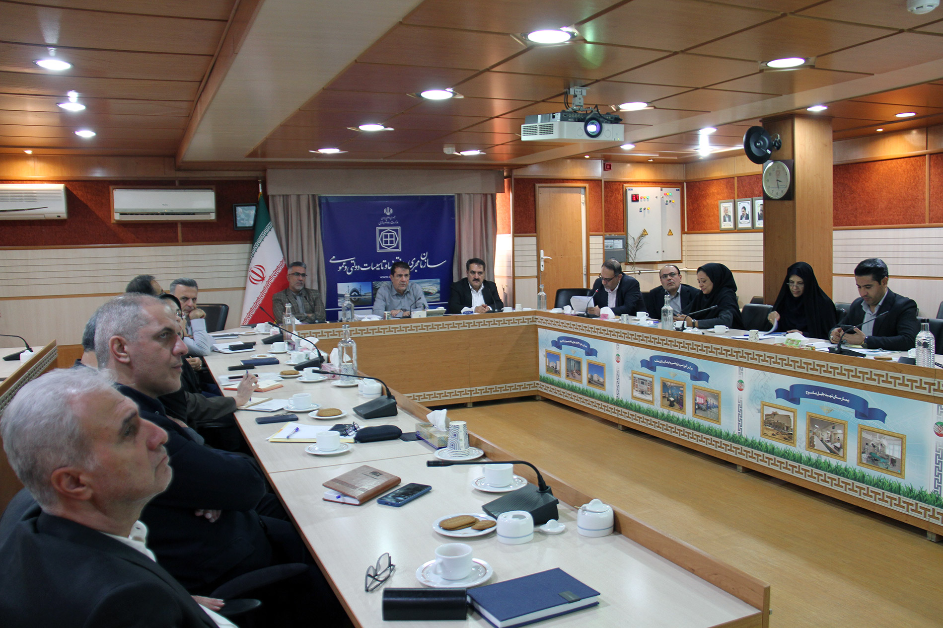 بیست و یکمین جلسه شورای مدیران سازمان مجری برگزار شد؛ تأکید مدیرعامل بر پیگیری مستمر پروژهها و توجه به سرمایه انسانی
